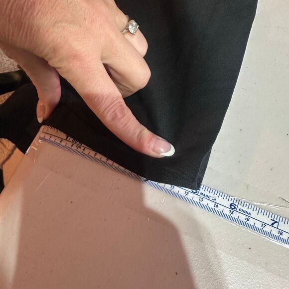 NWT Old Navy Women’s Extra High-Waisted Linen-Blend Taylor Trouser Shorts Size L - Picture 13 of 14